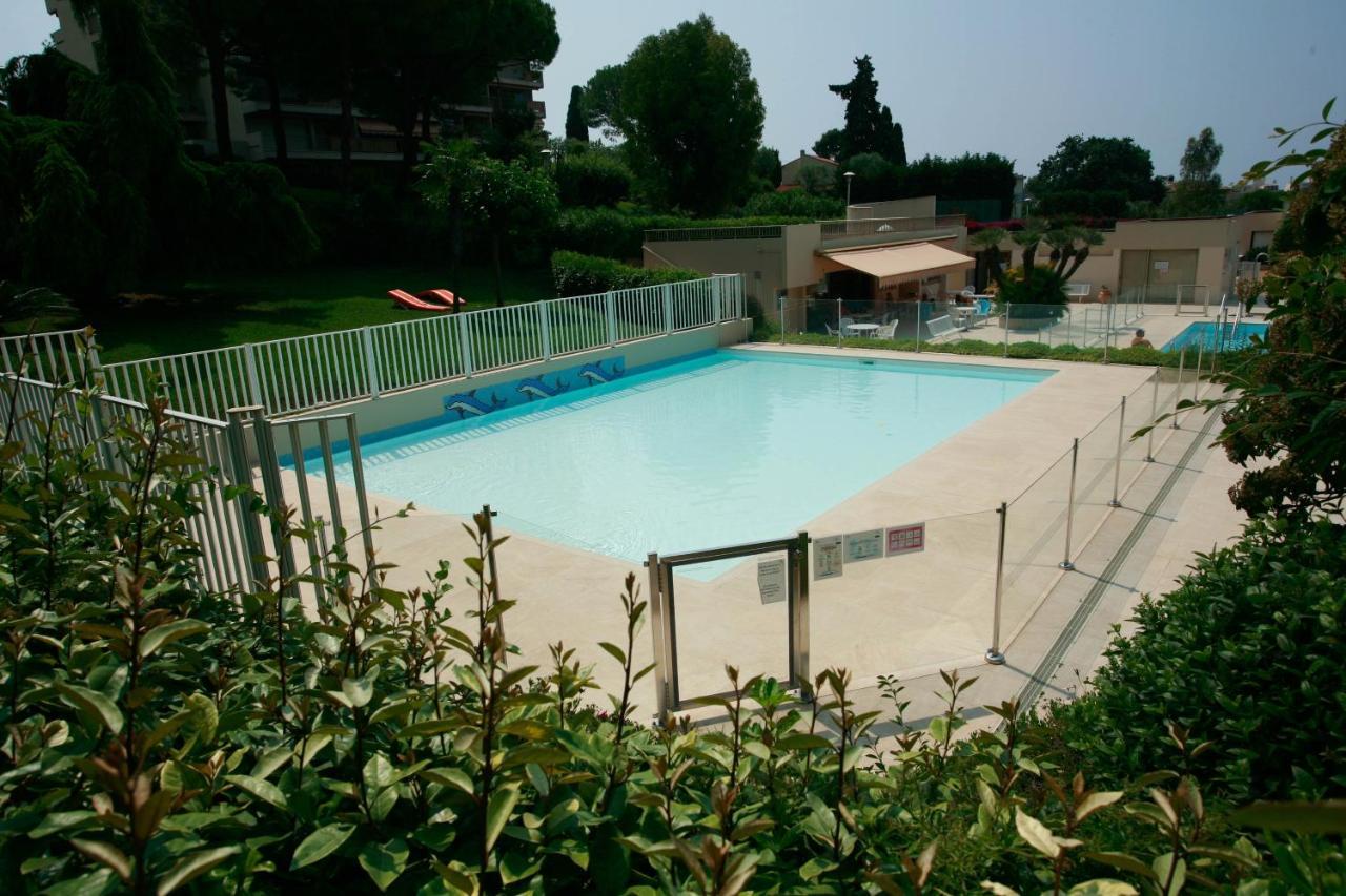 Magniolias - Residence Calme Avec Piscine, Tennis & Jardin 昂蒂布 外观 照片