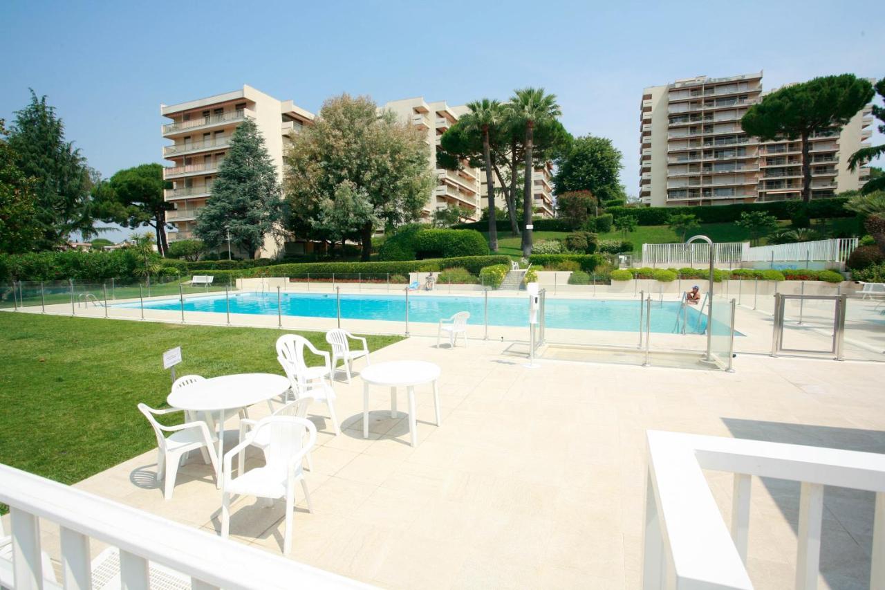 Magniolias - Residence Calme Avec Piscine, Tennis & Jardin 昂蒂布 外观 照片