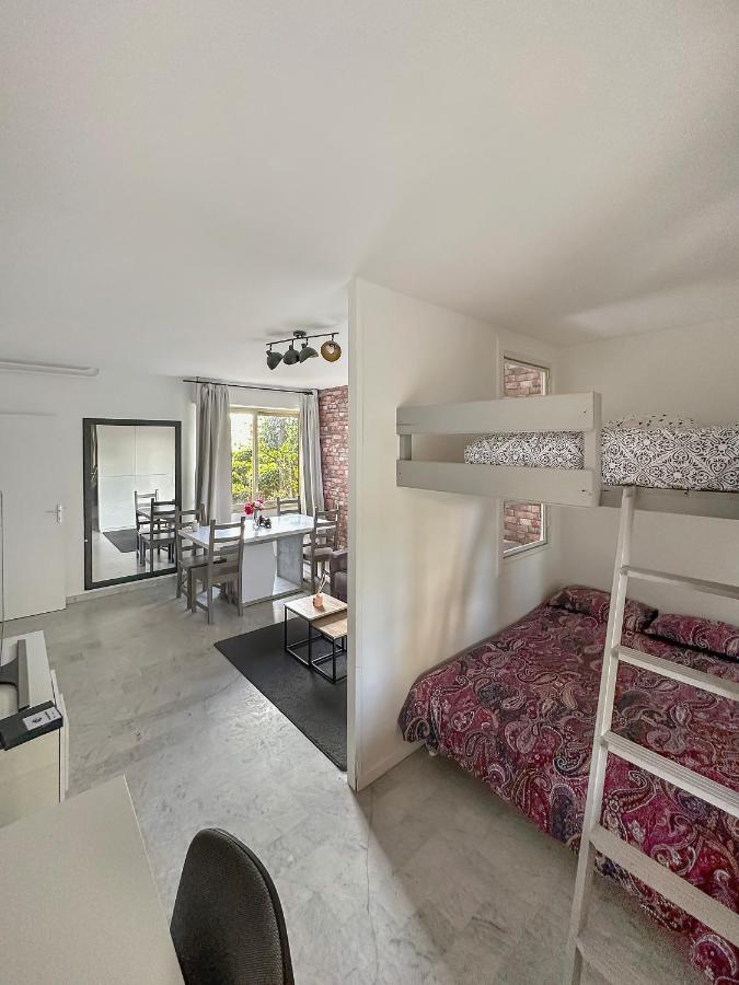 Magniolias - Residence Calme Avec Piscine, Tennis & Jardin 昂蒂布 外观 照片