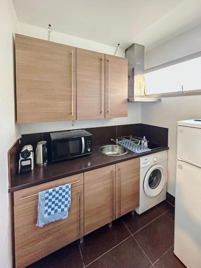 Magniolias - Residence Calme Avec Piscine, Tennis & Jardin 昂蒂布 外观 照片