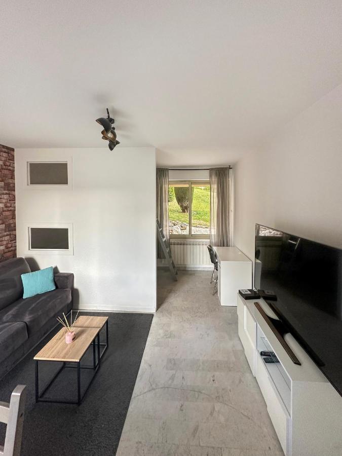 Magniolias - Residence Calme Avec Piscine, Tennis & Jardin 昂蒂布 外观 照片